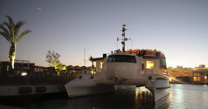 Barco catamaran Valencia