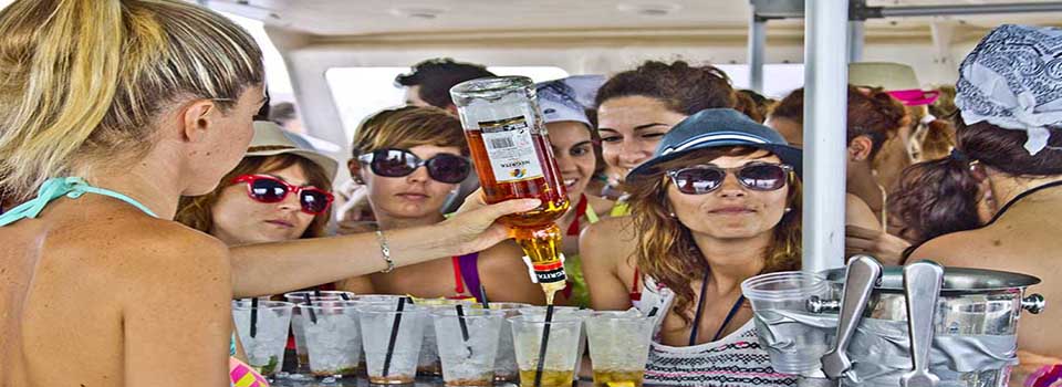 CATAMARAN DESPEDIDAS Catamaran para fiestas en barcos en Valencia