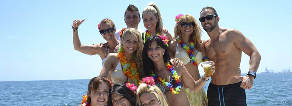 CATAMARAN DESPEDIDAS Celebración de despedidas de solteros en barcos